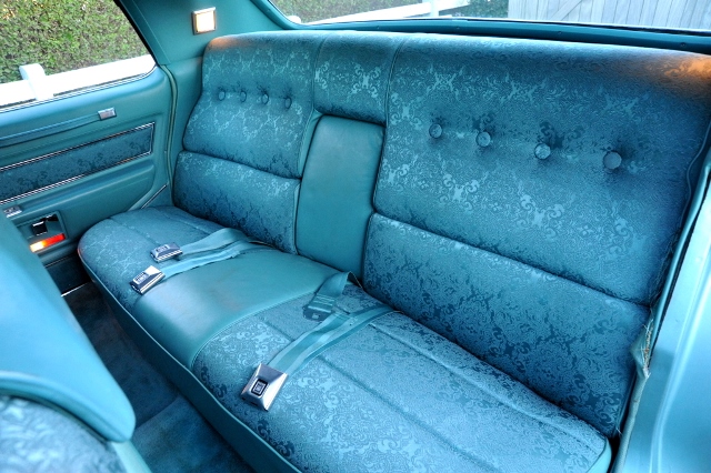 1970Sedan085