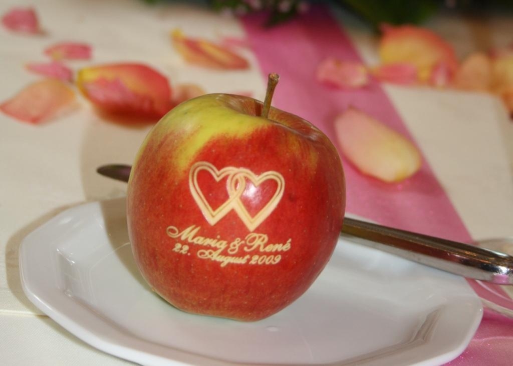 Klassisches und Neues Hochzeitsapfel / Laserapfel