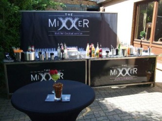 outdoor-bar