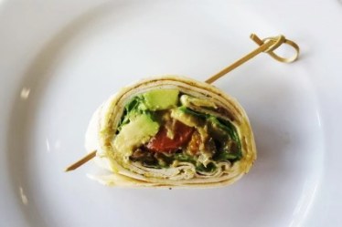 veganer-avocado-wrap-tomate